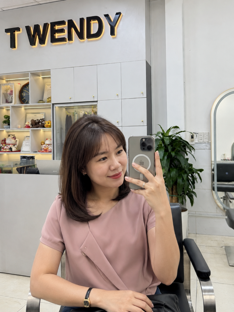 Dịch vụ xử lý phồng chân tóc và cắt sửa tóc mái bay