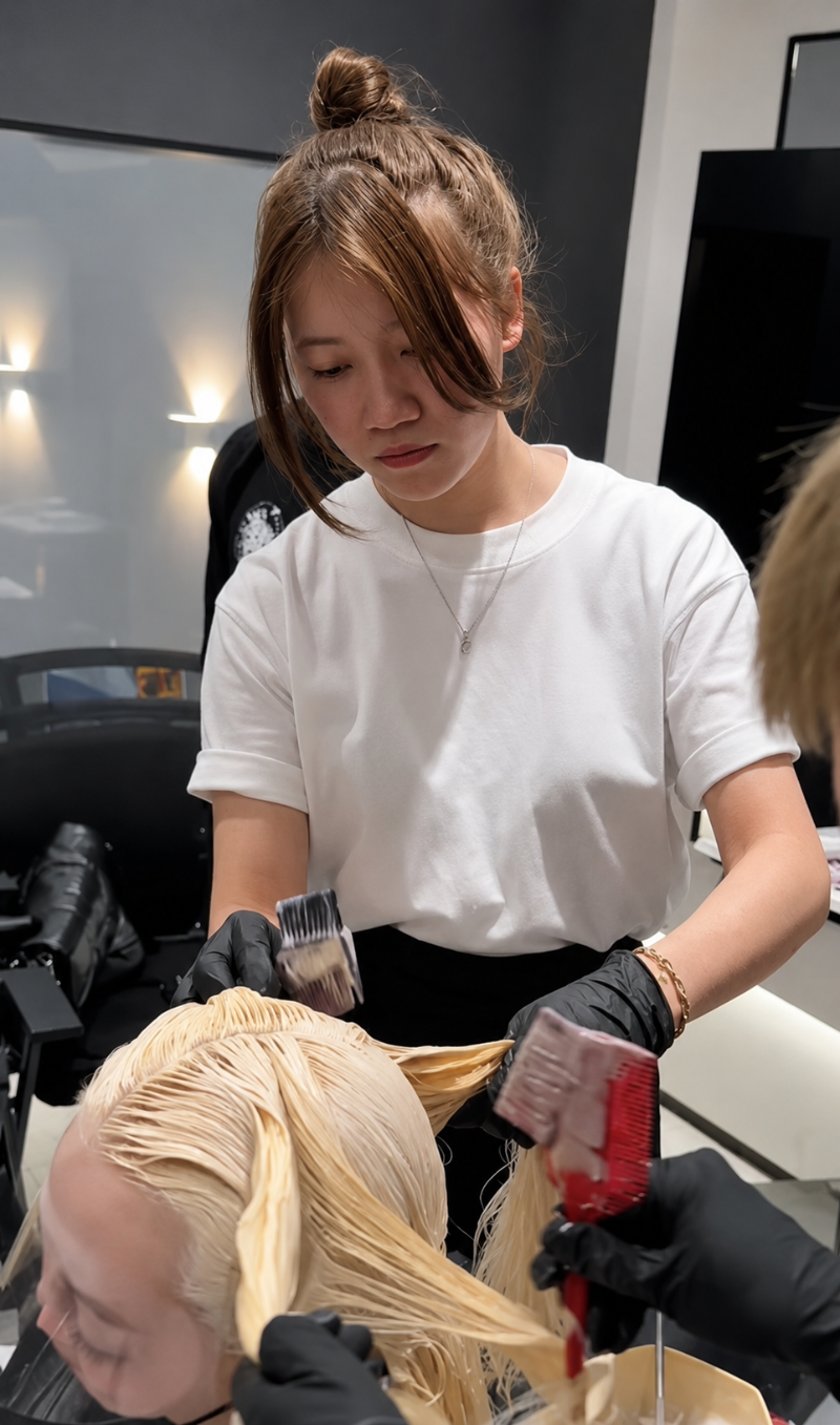 Stylist Lapie Thương Thương tư vấn công thức phối hạt màu nhuộm thời trang cao cấp